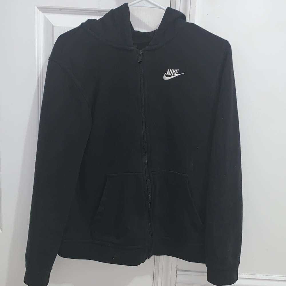 nike sweater make any offers 😁